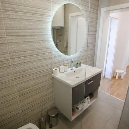 Apartment 4u *